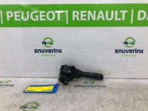 Używane Przelacznik wycieraczki Peugeot 107 1.0 12V Cena € 25,00 Procedura marży oferowane przez Snuverink Autodemontage
