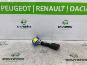 Usagé Attache ceinture arrière gauche Peugeot 107 1.0 12V Prix € 25,00 Règlement à la marge proposé par Snuverink Autodemontage