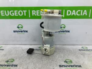 Usagé Pompe d'injection Peugeot 107 1.0 12V Prix € 50,00 Règlement à la marge proposé par Snuverink Autodemontage