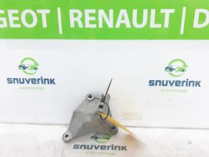 Used Alternator upper bracket Renault Clio V (RJAB) 1.0 TCe 90 12V Price € 60,50 Inclusive VAT offered by Snuverink Autodemontage