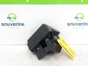 Used Fuse box Renault Clio V (RJAB) 1.0 TCe 90 12V Price € 30,25 Inclusive VAT offered by Snuverink Autodemontage