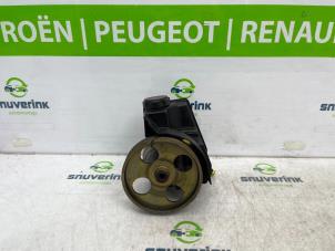 Usagé Pompe de direction Citroen Xsara (N1) 1.6 16V Prix € 55,00 Règlement à la marge proposé par Snuverink Autodemontage
