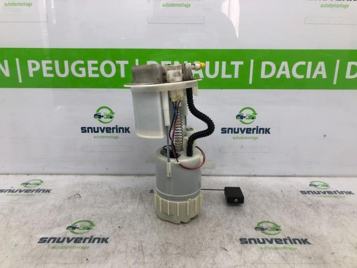 Usagé Pompe à carburant Peugeot 107 1.0 12V Prix € 40,50 Règlement à la marge proposé par Snuverink Autodemontage
