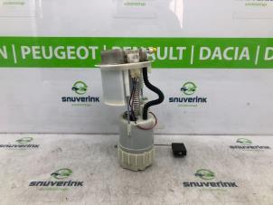 Used Electric fuel pump Peugeot 107 1.0 12V Price € 45,00 Margin scheme offered by Snuverink Autodemontage