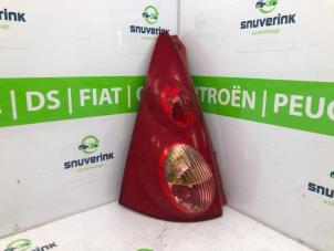 Usados Luz trasera izquierda Peugeot 107 1.0 12V Precio € 20,00 Norma de margen ofrecido por Snuverink Autodemontage