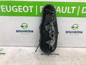 Usagé Circuit imprimé feu arrière droit Peugeot 107 1.0 12V Prix € 25,00 Règlement à la marge proposé par Snuverink Autodemontage