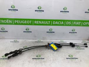 Usagé Câble commutation boîte de vitesse Peugeot 107 1.0 12V Prix € 45,00 Règlement à la marge proposé par Snuverink Autodemontage