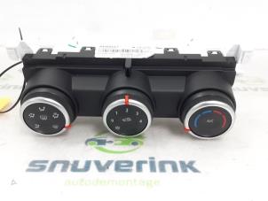 Used Heater control panel Renault Clio V (RJAB) 1.0 TCe 90 12V Price € 181,50 Inclusive VAT offered by Snuverink Autodemontage