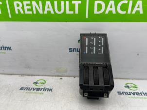 Usagé Panneau de commandes chauffage Renault 25 (B29) 2.0 TS,GTS Prix € 40,00 Règlement à la marge proposé par Snuverink Autodemontage