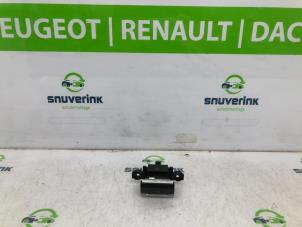 Used Parking brake switch Citroen C4 Picasso (3D/3E) 1.2 12V PureTech 130 Price € 40,00 Margin scheme offered by Snuverink Autodemontage