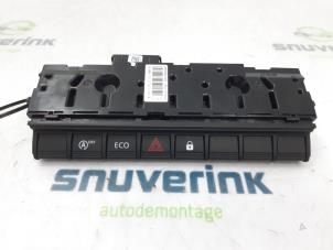 Used Panic lighting switch Renault Clio V (RJAB) 1.0 TCe 90 12V Price € 48,40 Inclusive VAT offered by Snuverink Autodemontage