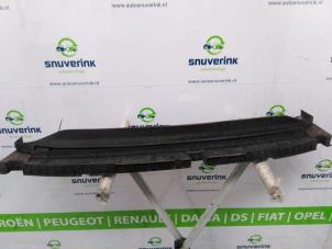 Gebrauchte Stoßstangenrahmen vorne Peugeot 107 1.0 12V Preis € 35,00 Margenregelung angeboten von Snuverink Autodemontage