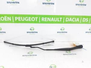 Used Front wiper arm Renault Clio V (RJAB) 1.0 TCe 90 12V Price € 36,30 Inclusive VAT offered by Snuverink Autodemontage