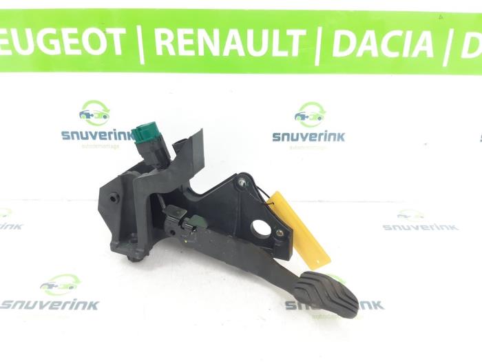 Używane Pedal hamulca Renault Clio V (RJAB) 1.0 TCe 90 12V Cena € 61,69 Z VAT oferowane przez Snuverink Autodemontage