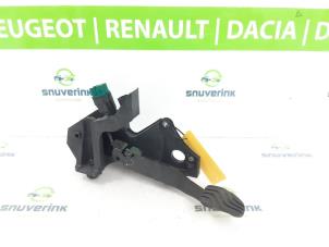 Używane Pedal hamulca Renault Clio V (RJAB) 1.0 TCe 90 12V Cena € 90,75 Z VAT oferowane przez Snuverink Autodemontage