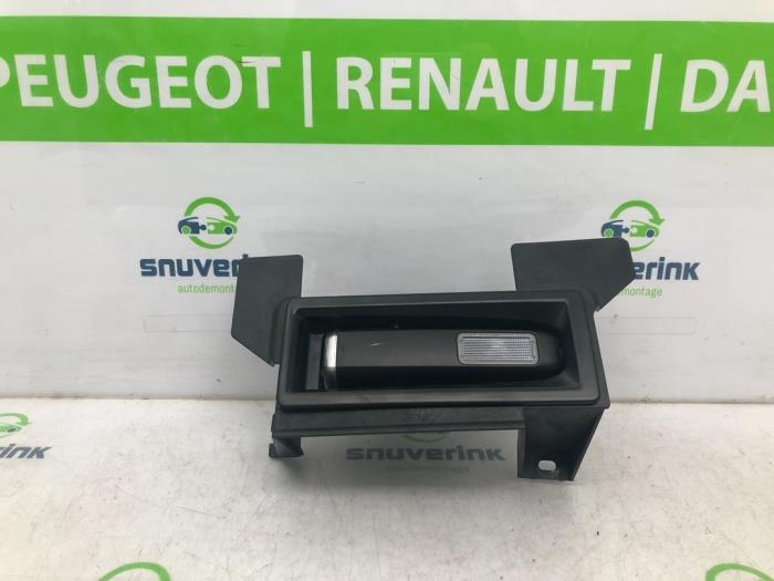 Używane Lampa Citroen C4 Picasso (3D/3E) 1.2 12V PureTech 130 Cena € 14,98 Procedura marży oferowane przez Snuverink Autodemontage