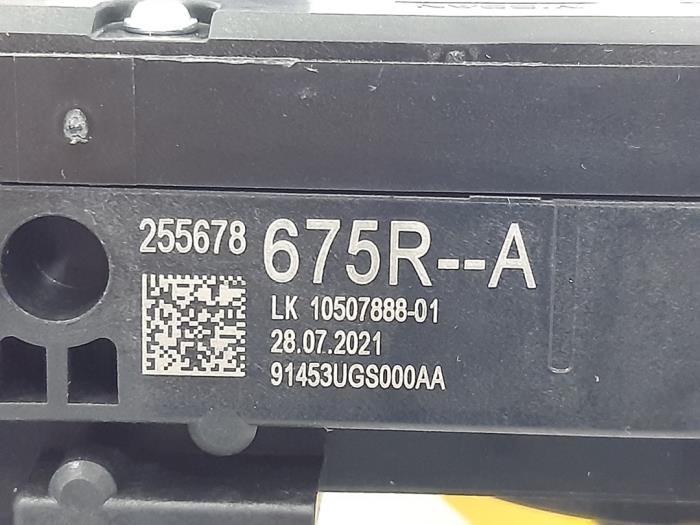 Interruptor combinado columna de dirección de un Renault Clio V (RJAB) 1.0 TCe 90 12V 2021