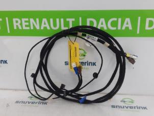 Usagé Antenne Renault Clio V (RJAB) 1.0 TCe 90 12V Prix € 42,35 Prix TTC proposé par Snuverink Autodemontage