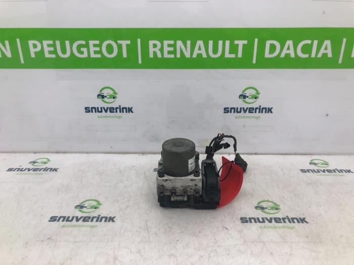 Usagé Bloc ABS Citroen Jumper (U9) 2.2 HDi 120 Prix € 136,11 Prix TTC proposé par Snuverink Autodemontage