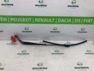 Used Front wiper arm Citroen Jumper (U9) 2.2 HDi 120 Euro 4 Price € 30,25 Inclusive VAT offered by Snuverink Autodemontage