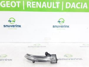 Usagé Feu clignotant gauche Renault Clio V (RJAB) 1.0 TCe 90 12V Prix sur demande proposé par Snuverink Autodemontage