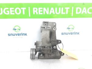 Used Alternator upper bracket Renault Scénic III (JZ) 1.4 16V TCe 130 Price on request offered by Snuverink Autodemontage