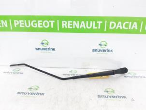 Usagé Bras essuie-glace avant Renault Scénic III (JZ) 1.4 16V TCe 130 Prix sur demande proposé par Snuverink Autodemontage