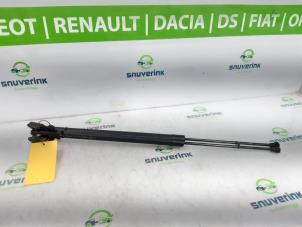 Gebrauchte Set Gasdämpfer Heckklappe Renault Scénic III (JZ) 1.4 16V TCe 130 Preis € 40,00 Margenregelung angeboten von Snuverink Autodemontage