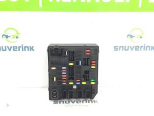 Used Fuse box Renault Scénic III (JZ) 1.4 16V TCe 130 Price € 110,00 Margin scheme offered by Snuverink Autodemontage