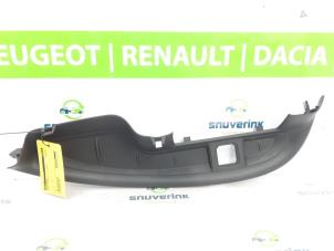 Usagé Elément tableau de bord Renault Scénic III (JZ) 1.4 16V TCe 130 Prix sur demande proposé par Snuverink Autodemontage