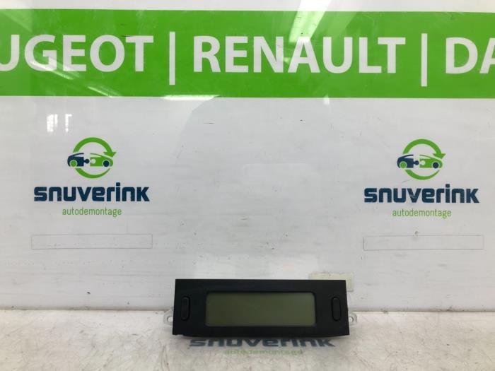 Begagnade Innerdisplay Peugeot 807 2.0 16V Pris € 29,99 Marginaltabell erbjuds av Snuverink Autodemontage