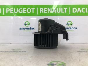Używane Silnik wentylatora nagrzewnicy Peugeot 807 2.0 16V Cena € 75,00 Procedura marży oferowane przez Snuverink Autodemontage