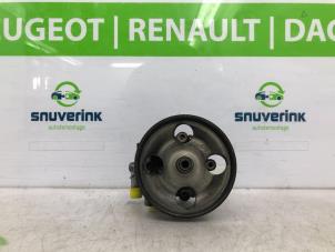Used Power steering pump Peugeot 807 2.0 16V Price on request offered by Snuverink Autodemontage