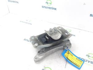 Used Gearbox mount Peugeot 3008 II (M4/MC/MJ/MR) 1.6 16V PureTech 180 Price € 75,00 Margin scheme offered by Snuverink Autodemontage