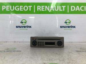 Used Radio Renault Twingo II (CN) 1.2 Price on request offered by Snuverink Autodemontage
