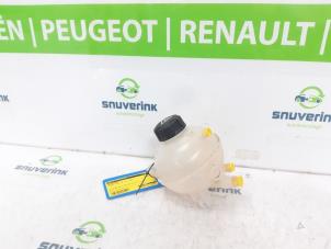 Usagé Réservoir d'expansion Peugeot 3008 II (M4/MC/MJ/MR) 1.6 16V PureTech 180 Prix sur demande proposé par Snuverink Autodemontage