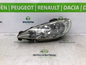 Usagé Optique avant principal gauche Peugeot 206 SW (2E/K) 1.4 Prix € 40,00 Règlement à la marge proposé par Snuverink Autodemontage