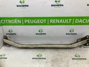 Usagé Panneau avant Renault Trafic I (TXX) 2.1 D Prix € 50,00 Règlement à la marge proposé par Snuverink Autodemontage