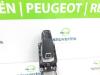 Automatic gear selector from a Peugeot 3008 II (M4/MC/MJ/MR) 1.6 16V PureTech 180 2021