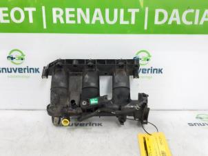 Usados Colector de admisión Renault Clio IV (5R) 0.9 Energy TCE 90 12V Precio € 90,00 Norma de margen ofrecido por Snuverink Autodemontage