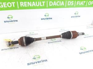 Used Front drive shaft, left Renault Clio IV (5R) 0.9 Energy TCE 90 12V Price € 30,00 Margin scheme offered by Snuverink Autodemontage