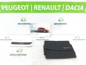 Używane Instrukcja Renault Clio IV (5R) 0.9 Energy TCE 90 12V Cena € 20,00 Procedura marży oferowane przez Snuverink Autodemontage