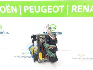 Usados Caja de fusibles Peugeot 3008 I (0U/HU) 1.6 16V THP 155 Precio € 300,00 Norma de margen ofrecido por Snuverink Autodemontage