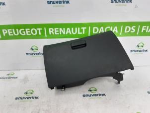 Used Glovebox Peugeot 3008 I (0U/HU) 1.6 16V THP 155 Price € 95,00 Margin scheme offered by Snuverink Autodemontage