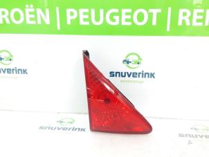 Gebrauchte Rücklicht links Peugeot 3008 I (0U/HU) 1.6 16V THP 155 Preis € 20,00 Margenregelung angeboten von Snuverink Autodemontage