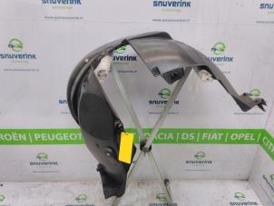 Usados Caja de rueda Dacia Duster (HS) 1.2 TCE 16V Precio € 40,00 Norma de margen ofrecido por Snuverink Autodemontage