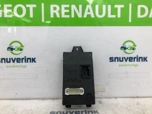 Usagé Module verrouillage central des portes Renault Twingo (C06) 1.2 Prix sur demande proposé par Snuverink Autodemontage