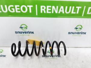 Używane Sprezyna srubowa tyl Renault Megane IV Estate (RFBK) 1.5 Energy dCi 110 Cena € 20,00 Procedura marży oferowane przez Snuverink Autodemontage