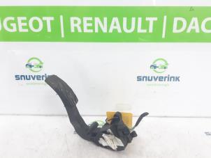 Usados Acelerador Renault Megane IV Estate (RFBK) 1.5 Energy dCi 110 Precio de solicitud ofrecido por Snuverink Autodemontage
