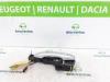 Uchwyt drzwi lewych tylnych wersja 4-drzwiowa z Renault Megane IV Estate (RFBK) 1.5 Energy dCi 110 2016